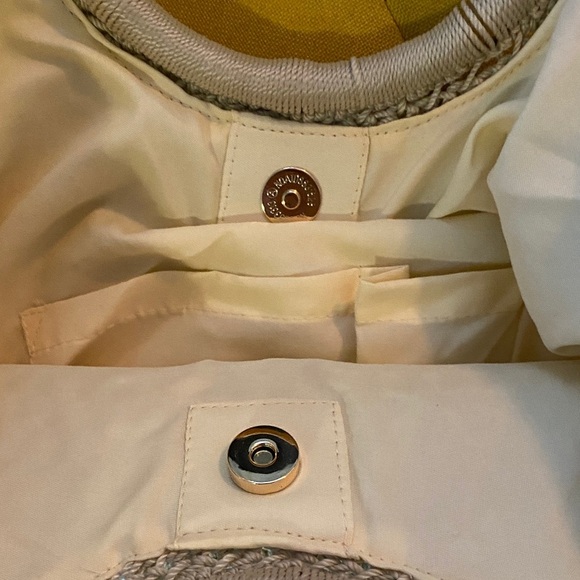 Cream Crochet Tote Bag with Wooden Handle - Picture 4 of 4